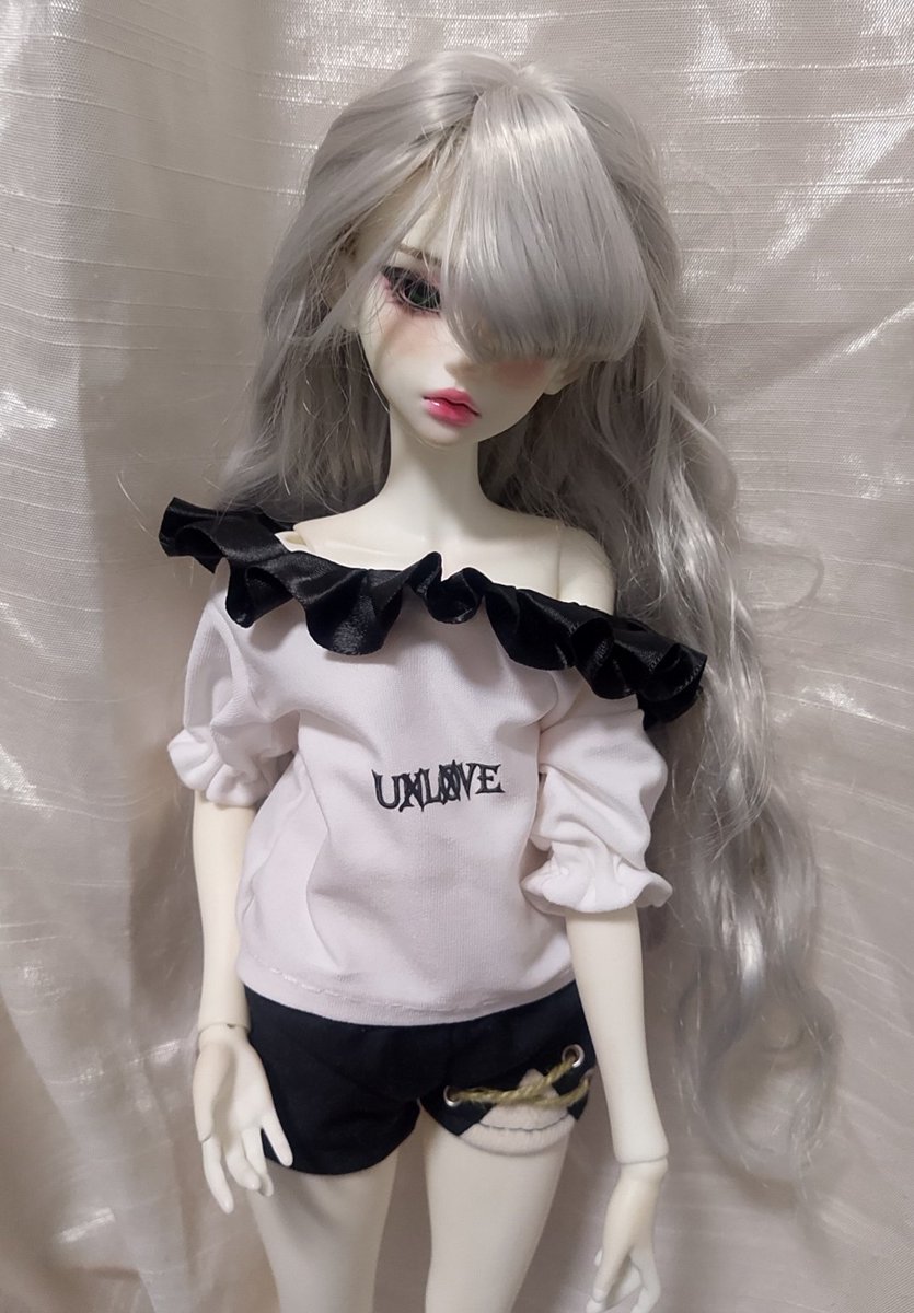 uniuni2acc's tweet photo. Made another XLOV top for my dolls ✨ My son and daughter are now extra slay #XLOV https://t.co/QB9Q04qB8g