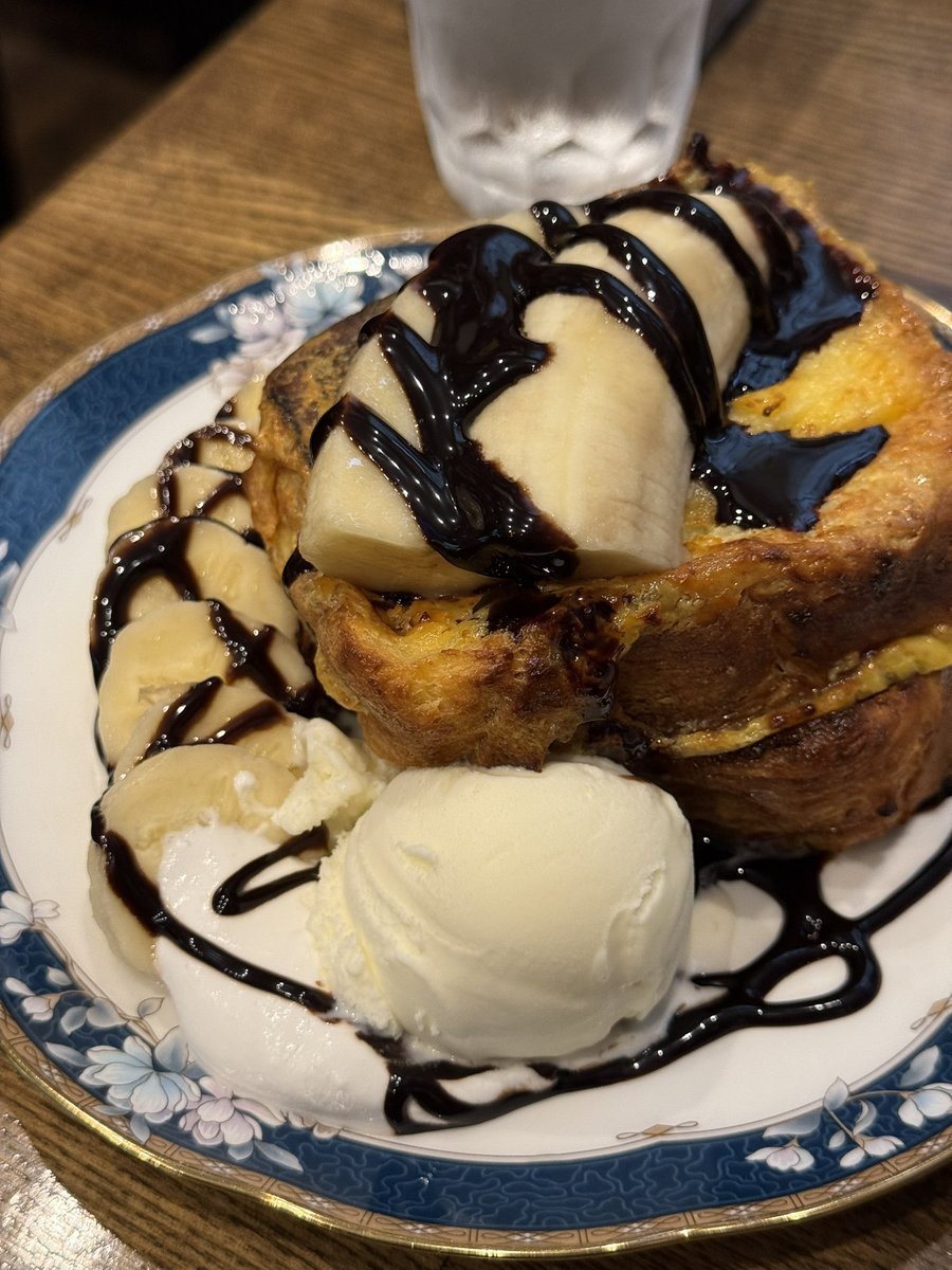 Linkun002's tweet photo. 「7」の日でアイストッピングが無料でラッキーだったカフェパティーナさんのフレンチトースト🍨 https://t.co/beFZh5EJHP