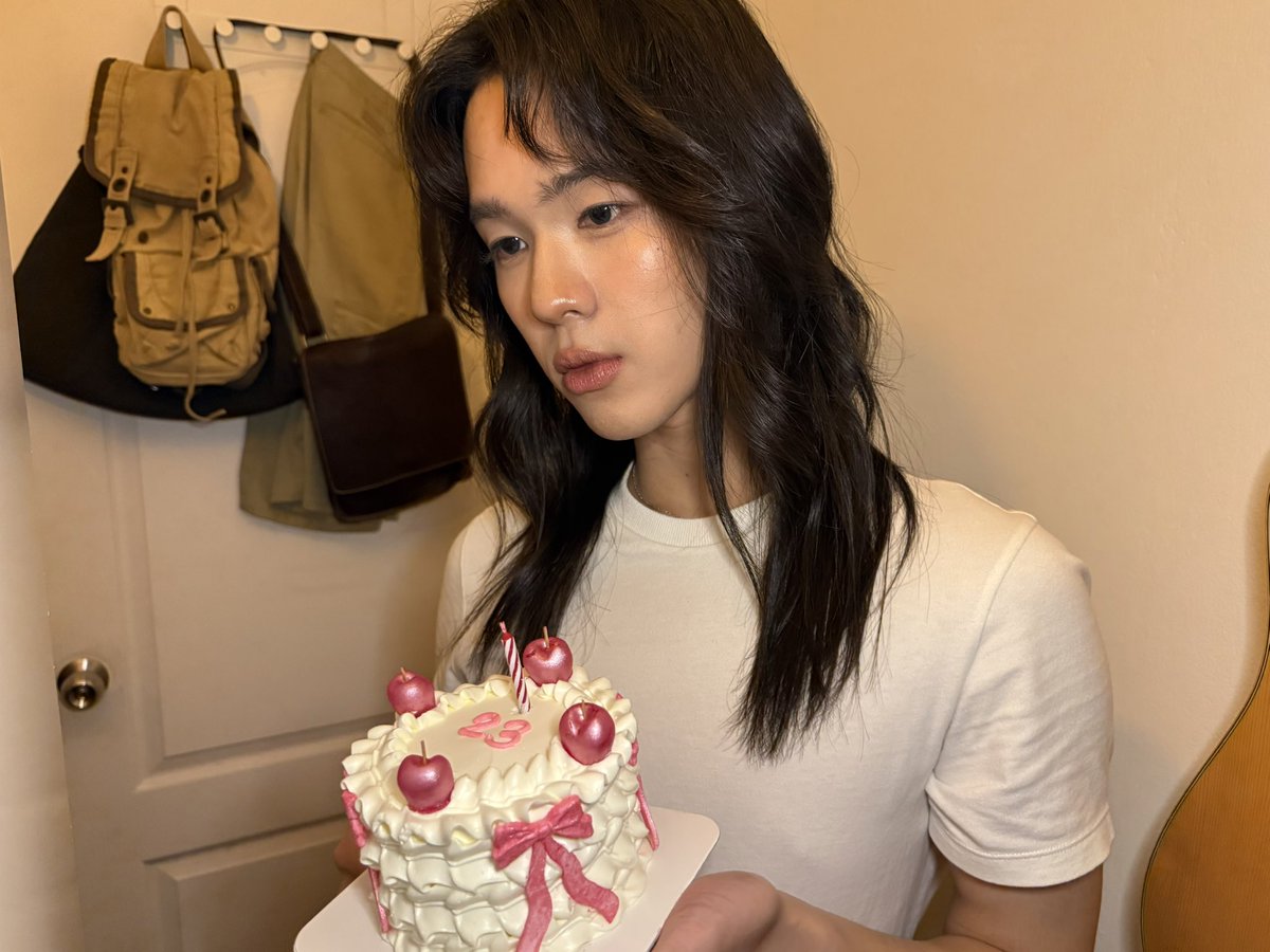 obeypun's tweet photo. Turns 23 today!
ขอบคุณทุกคำอวยพรจากทุกคนคับ
อยากอยู่ด้วยกันไปตลอดเรยยย 
Luv xoxo 🤍🖤

#obeypun https://t.co/mFt8CQL7Y1