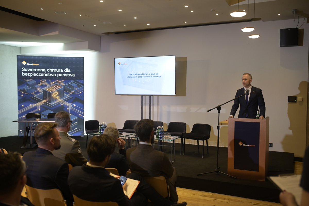 CloudFerro's tweet photo. #suwerennosccyfrowa jest jednym z podstawowym elementów współczesnej obronności, przekonywał w trakcie konferencji „Suwerenność cyfrowa dla bezpieczeństwa państwa” Stanisław Krzyżanowski z @CloudFerro, a @CTomczyk, nasz gość specjalny podkreślał, że dane stanowią strategiczny zasób Państwa.