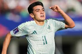 aye9231996's tweet photo. Thread // Football 

pourquoi Gilberto Mora est considéré comme la prochaine figure du foot mexicain https://t.co/yxSbYjWWOj