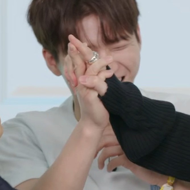 dipping_in8's tweet photo. 미치겠다고 https://t.co/vVzXMM4sbv