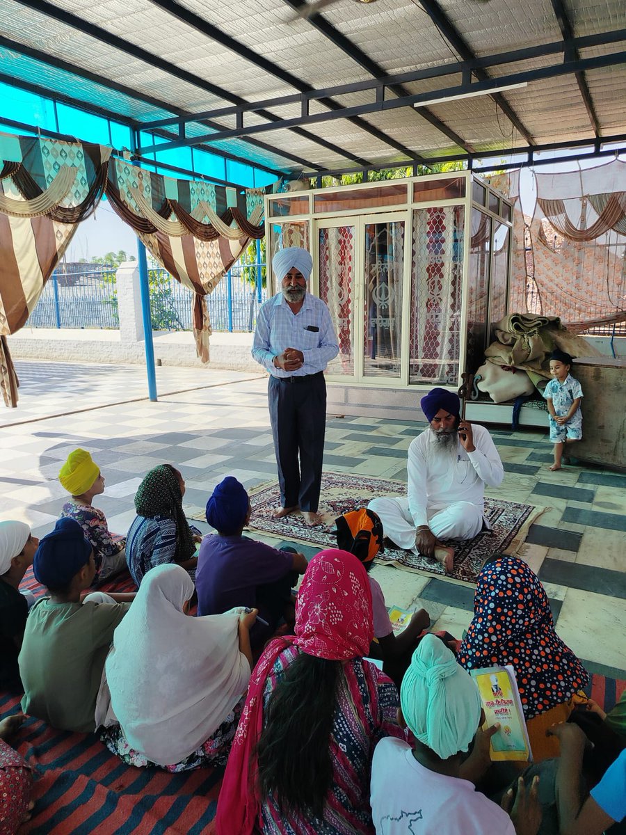 CivilDefence5's tweet photo. Civil Defence Corps Batala conducted an awareness camp on Civil Defence Aims at Gurdwara Singh Sabha Sangatpura. During Gurmat Summer Camp from Dharam Parchar Committee-SGPC. https://t.co/xH4YfiuVsM