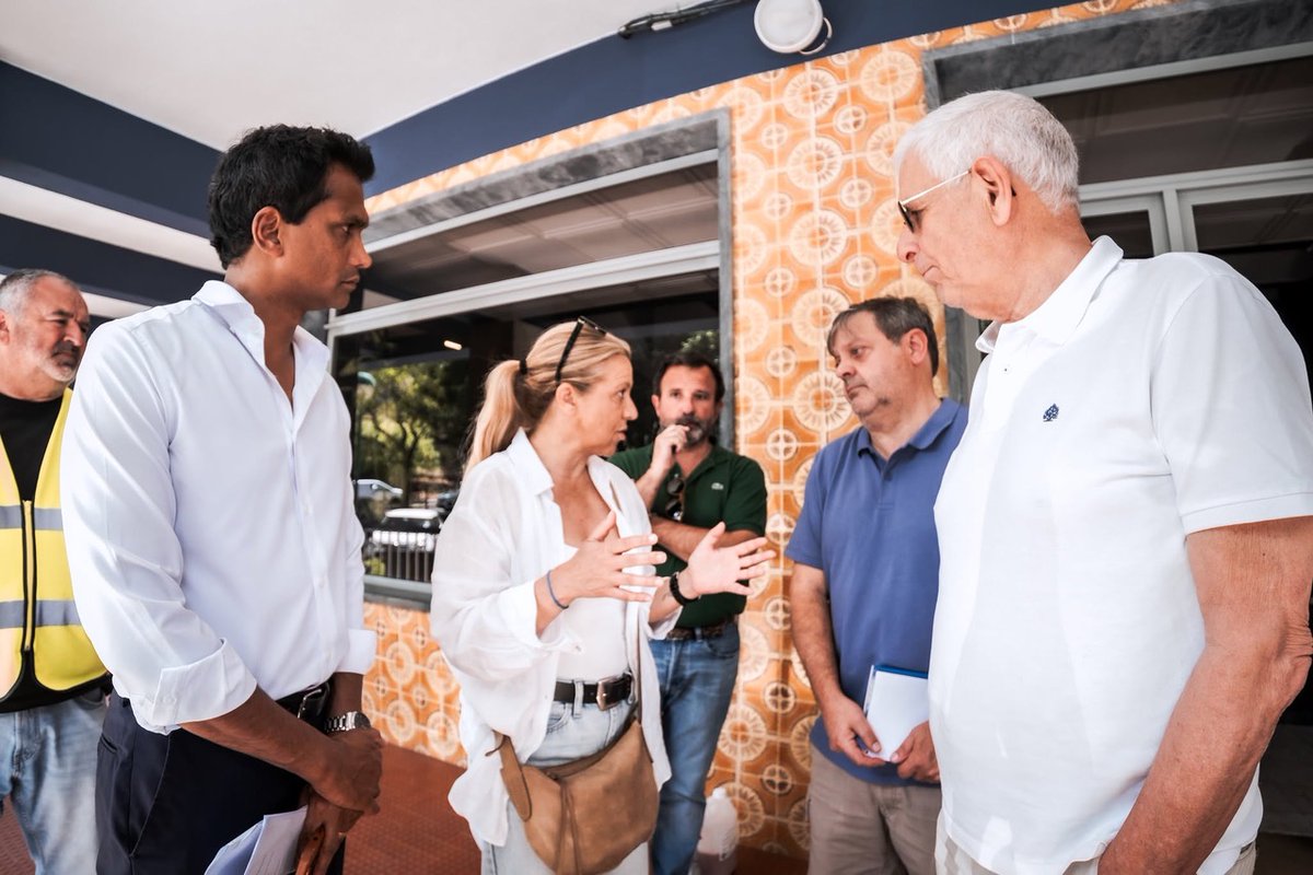 CorreioLinha's tweet photo. O presidente da União das Freguesias de Carnaxide e Queijas, Inigo Pereira, acompanhou a vereadora da CMO, Sílvia Breu, numa visita de trabalho a vários pontos de Carnaxide, com o objetivo de analisar situações relacionadas com a arborização e a qualificação do espaço público. https://t.co/ZBwzq3swAO