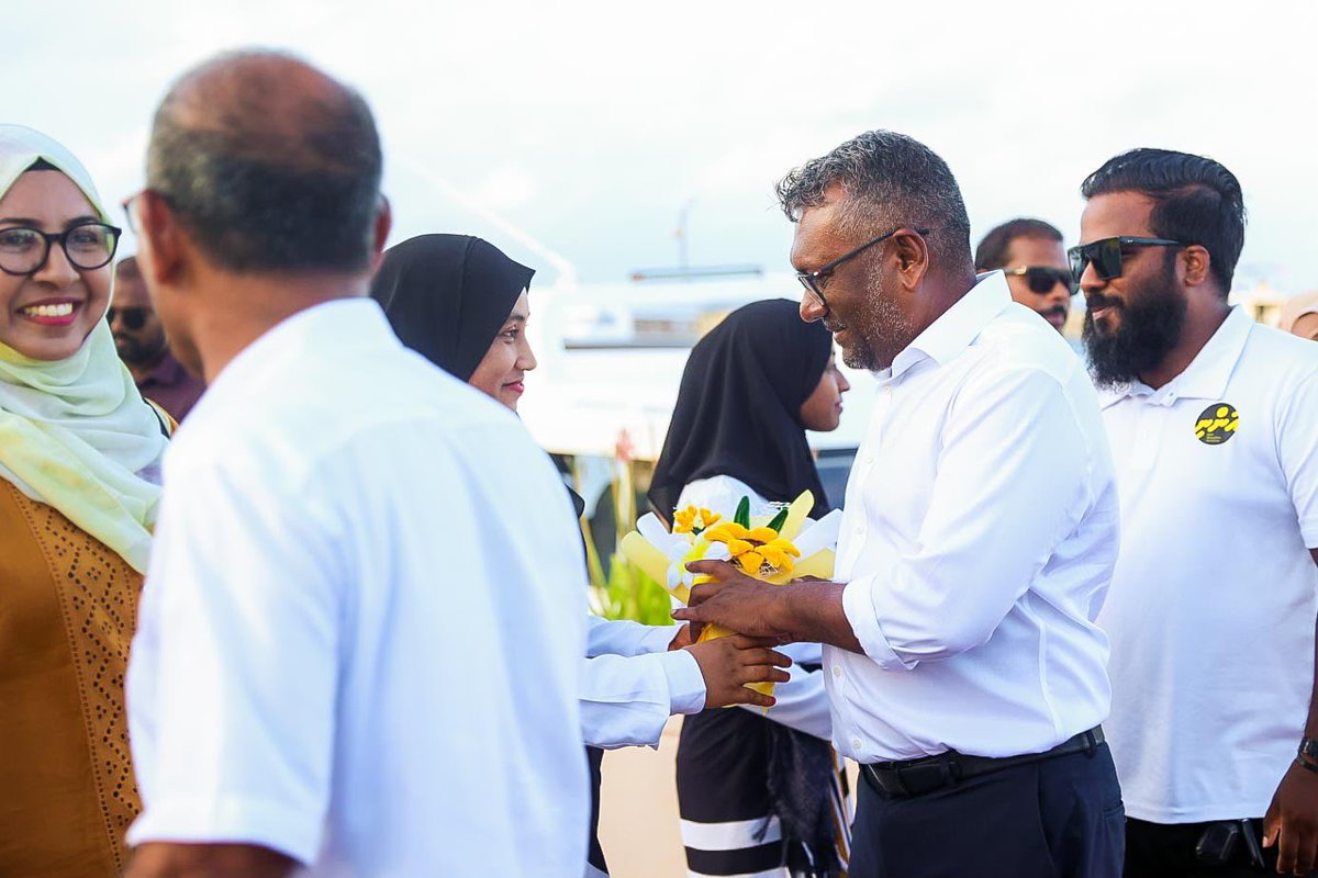 charly_thuthu's tweet photo. އިސްލާހީ މަސައްކަތުގެ ކިއްލާ ވެލިދޫ އަންނި ނަގައިފި!

ބޮޑުބަދަލު އަންނާނެ،ބޮޑުބަދަލު ގެންނާނެ!

#BoduBadhalu #VoteAnni 💛🌼 https://t.co/I4WKjMl3xr