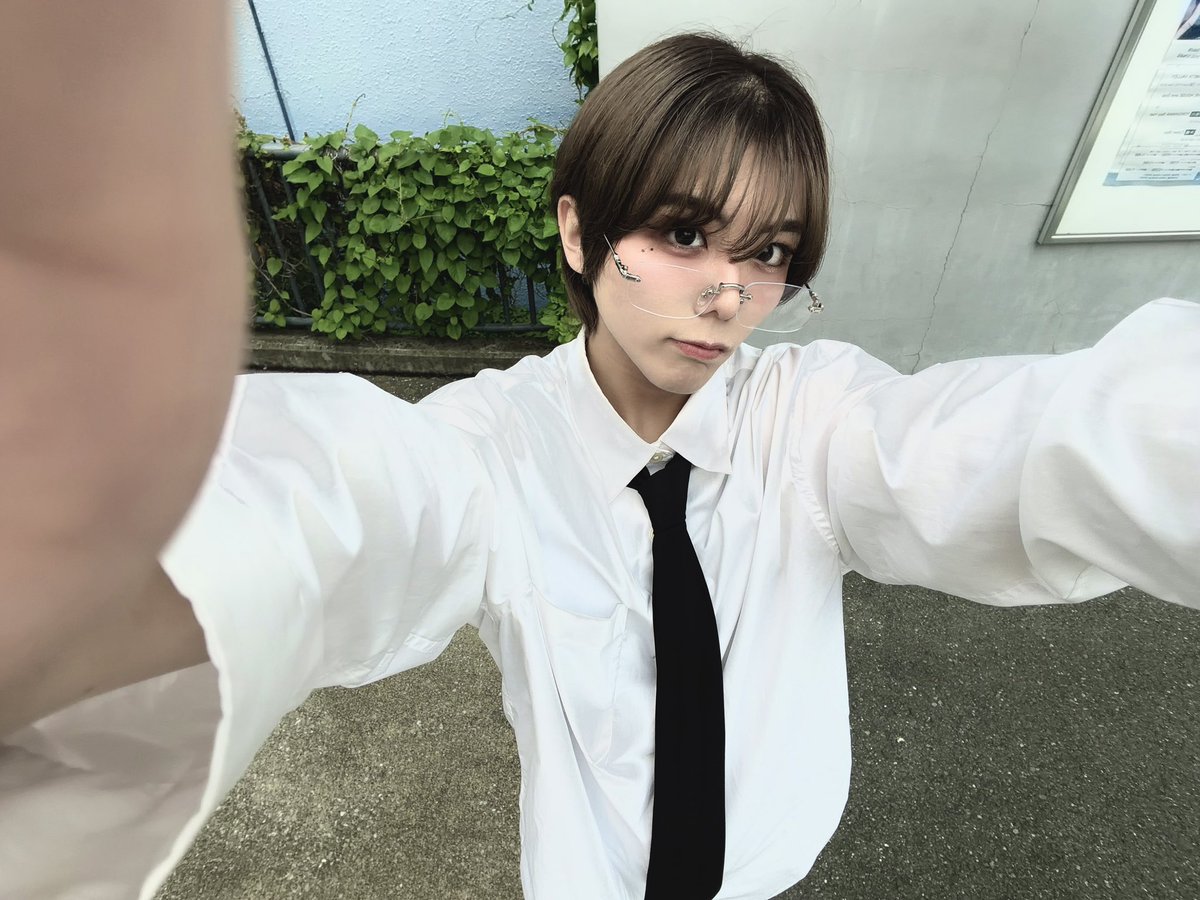 achu_subdayo's tweet photo. 今日のビジュ良くない？🖤🤍✨

れれとりゅきのおかげ🧡🧡 https://t.co/oGzOHNcbC9
