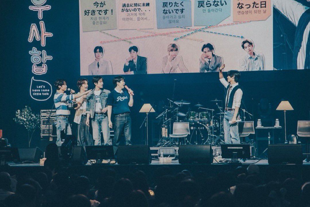 rh_0519's tweet photo. 過去に戻るならいつか？っていう質問に、皆今がいい！ってなったのにすんちゃんだけ回答違うからとわちゃわちゃしてる瞬間😂

ここ可愛かったな〜😂❤️笑 https://t.co/t5wkapdpIT