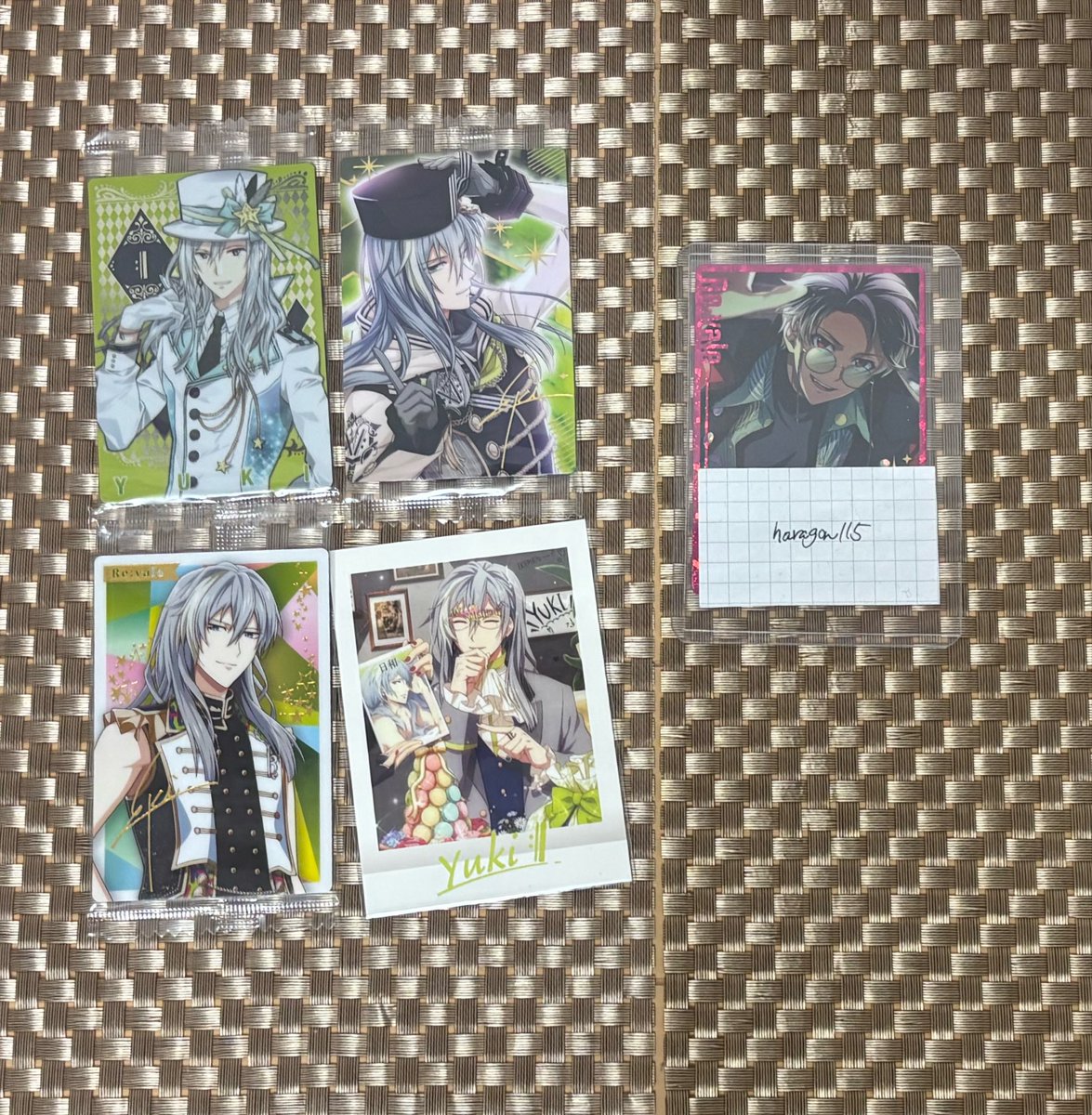 haragon115's tweet photo. 【 交換 譲渡 買取】アイナナ アイドリッシュセブン ウエハース メタカ ドラコレ  5周年 ぱしゃこれ 缶バッジ

譲）1、2枚目 (千)  or  定価＋送料

求）買取  or  交換

・郵送のみ
・譲渡3点〜
・交換、こちらからの買取1点〜
・条件は各画像ALTにて
・紙類⇔缶バ  等の異種交換大歓迎🙆🏻‍♀️ https://t.co/WWKeHkfL0s