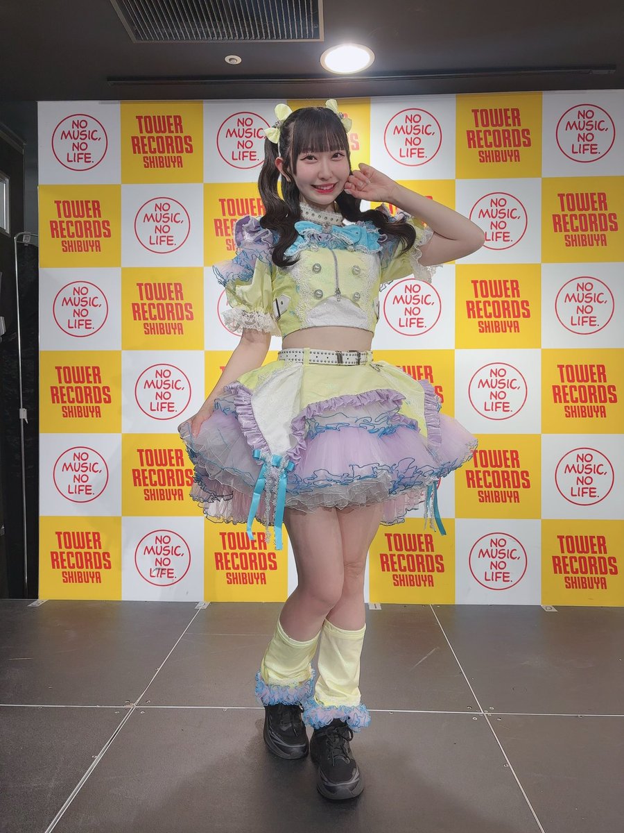 narumi_HOTARU_'s tweet photo. タワーレコード渋谷店 5Fイベントスペース
での『蛍花〜君と咲く〜リリースイベント』
来てくれた方ありがとうございました！🌈

みんなのおかげで、
オリコンデイリーシングルランキング【1位】獲得することができました✨️

本当に夢みたいな感覚です。
たくさんのありがとう。

ALT🫧
#蛍リリイベ https://t.co/tlbTDCkcNi