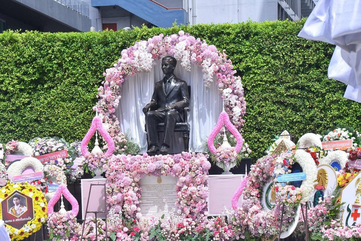 pr_moj's tweet photo. 📌 กระทรวงยุติธรรม เข้าร่วมวางพวงมาลาถวายสักการะ พระบรมราชานุสาวรีย์ พระบาทสมเด็จพระปรเมนทรมหาอานันทมหิดล พระอัฐมรามาธิบดินทร (รัชการที่ 8) 

#กระทรวงยุติธรรม #วางพวงมาลาถวายสักการะ #พระบรมราชานุสาวรีย์ #พระบาทสมเด็จพระปรเมนทรมหาอานันทมหิดล 

https://t.co/J8TpW7iXTt https://t.co/ycOcZjq3FT