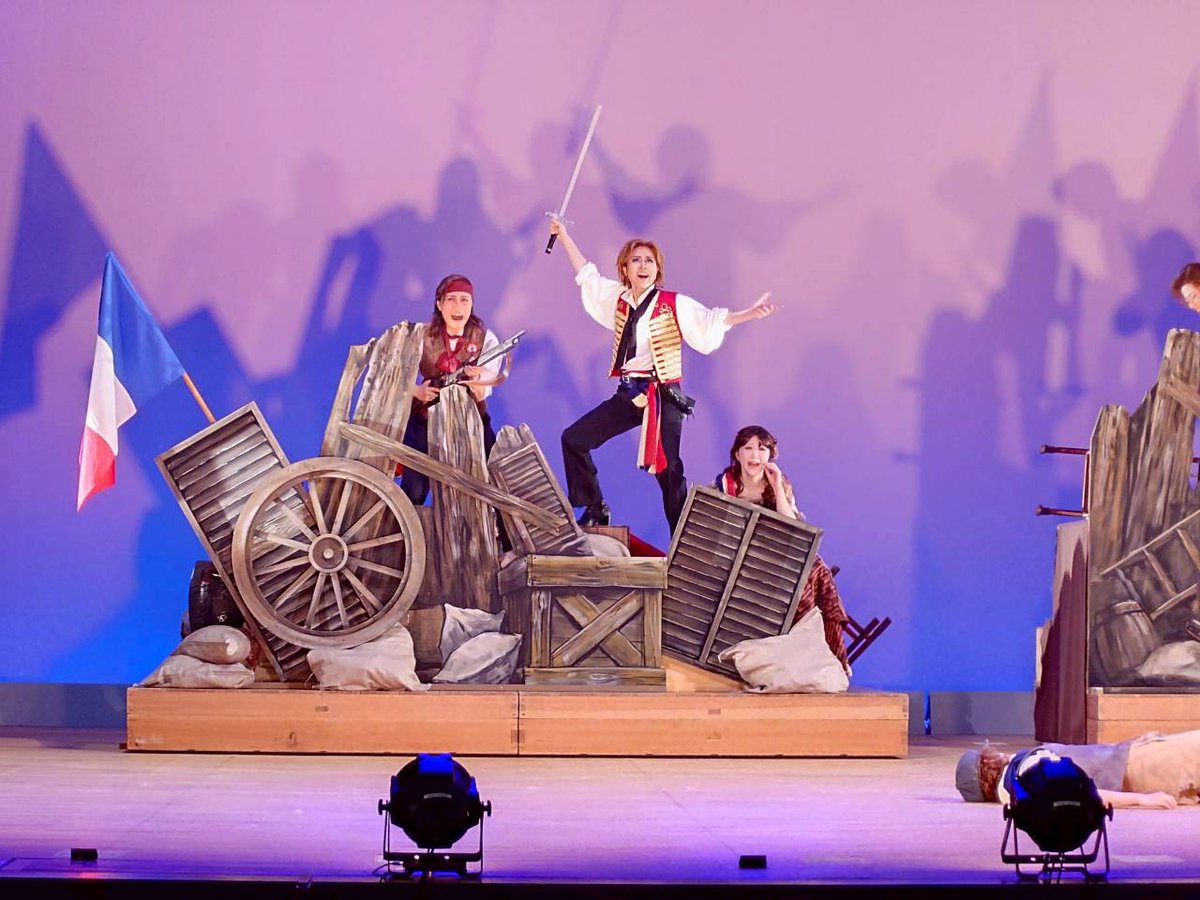 ven_0625's tweet photo. 【🇫🇷レ・ミゼラブル Memories🇫🇷】⑪
ガブローシュとは仲良し。いつも冗談を言い合ったりして、でも『腹減ってねぇか？』とか気にしてました。
エポが倒れたことで『死』をリアルに実感して、ガブを失ってこどもを巻き込んだことの責任を痛感しました。
これはもう、我らは行かねばならないとラストへ。 https://t.co/I1lroP6Rm3