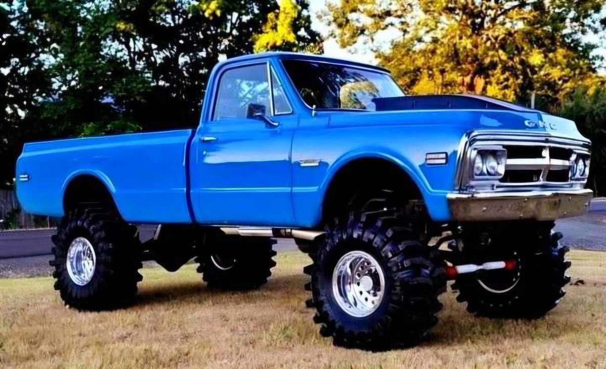 lippyent's tweet photo. Truck Tuesday!! 🚚🖤🔥!! https://t.co/eoVPOPAQQv
