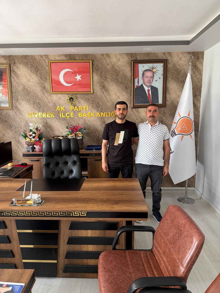 aksiverek's tweet photo. Teşkilat Başkanımız Hamit Güzen, mahalle başkanlarımızla bir araya gelmeye devam ediyor.

Mahallelerimizin ihtiyaçlarını, vatandaşlarımızın taleplerini ve teşkilat çalışmalarımızı istişare eden Başkanımız Hamit Güzen, güçlü iletişim ve ortak akıl anlayışıyla mahalle başkanlarımızla görüşmelerini sürdürüyor. Birlik ve beraberlik içerisinde yürüttüğümüz çalışmalarla hemşehrilerimize hizmet etmeye devam edeceğiz. 

  @RTErdogan @Akparti 
@mustafademir @tugbaisikercan 
@abuyukgumus  @avyusufibis  @milhamigunbegi @SbrKnk @Cengizozeyran82 @bucakalimurat82 @akpartiurfa @slhcbn0950
