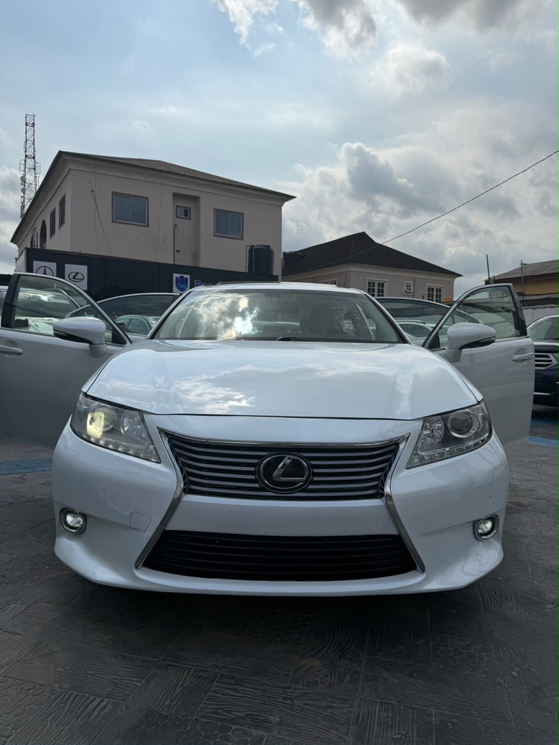 AutosGidi's tweet photo. This 🇺🇲 Lexus ES350 is for sale please Retweet 🤲🏿 
2014
19.5M
Lagos
08155776069/07035997641
.
President Bola Tinubu Shamea Jose Mourinho Bristol Ebuka Sophia $Jotchua #BBNReunion World Cup Peggy USS Liberty Dangote Mainoo Touched 3 Happy New Week #RealmeC100series Big soso Burna https://t.co/vTkUdak4Tv