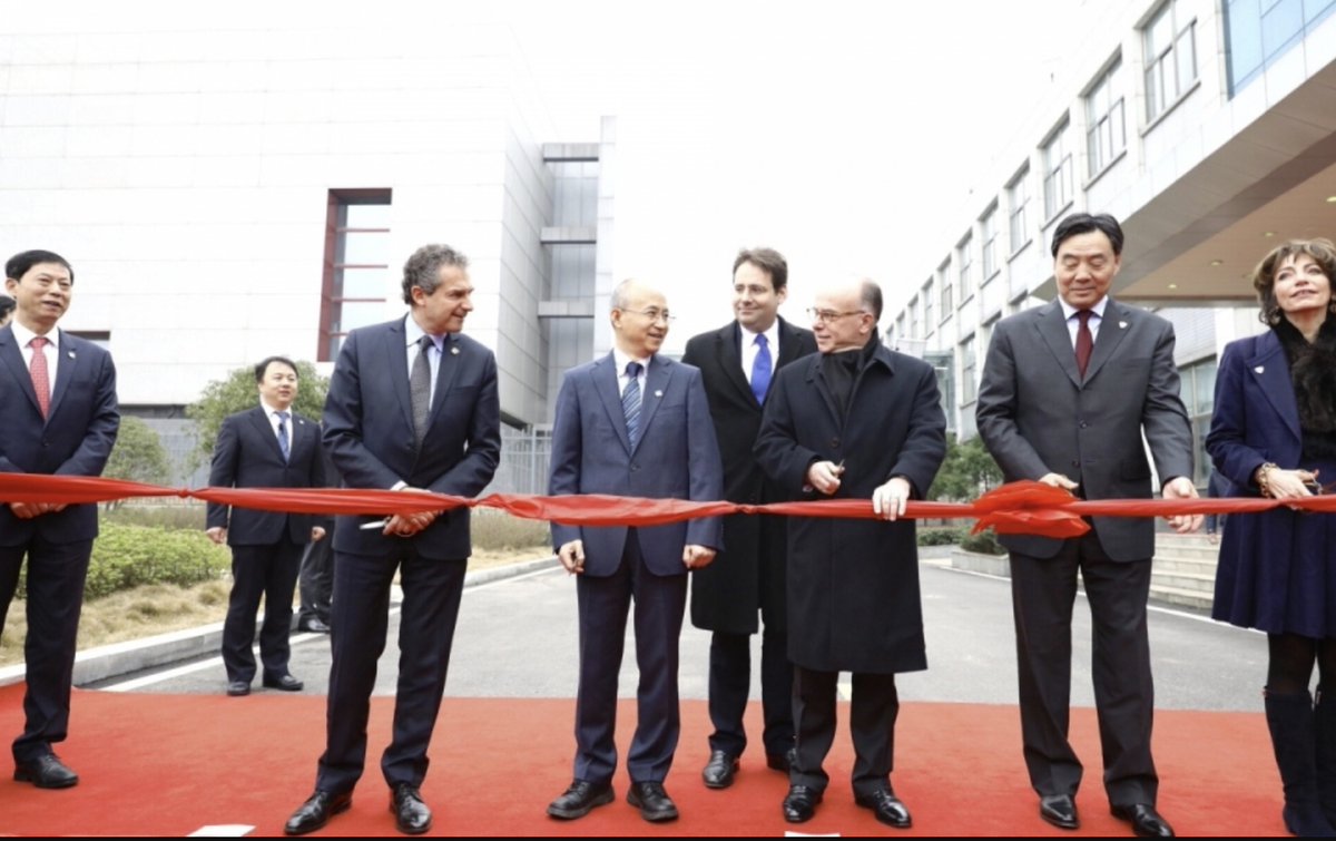 boucherarnaud4's tweet photo. @FranceRsistanc1 et à gauche c'est Lévy son mari pour l'inauguration du labo P4 de Wuhan ! https://t.co/zRzWfm9K21