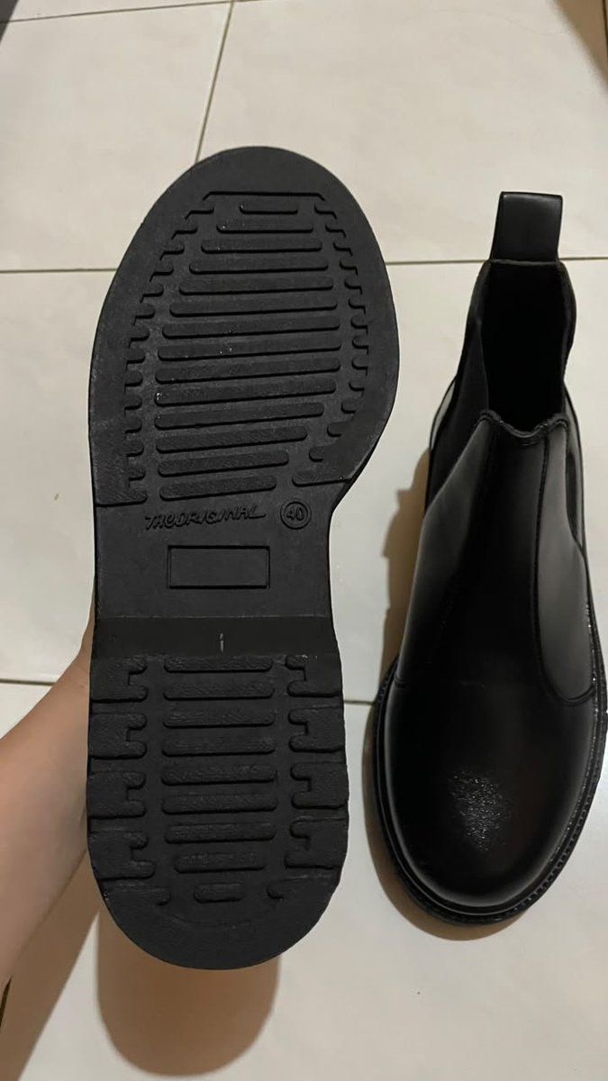 phaidanjeff's tweet photo. #zonauang wts // want to sell , PRELOVED

Mokomino - Sepatu Chelsea Boots
Alasan dijual: karena terlalu ngepas, baru dicoba pakai aja (LIKE NEW) 
idr 125k/each
via Shopee 🍊 https://t.co/dyPisxVz46