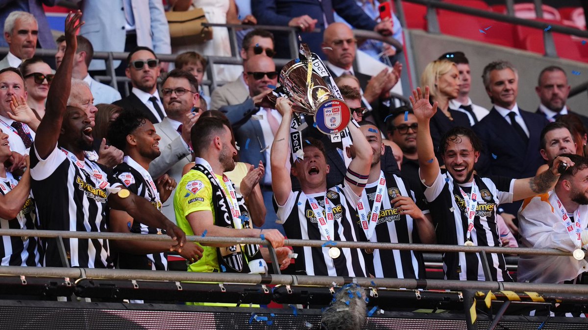 PunkFootball's tweet photo. After winning the Playoff Final, Notts County will return to League One for the first time in 11 years!

https://t.co/8FPZgwKYAX

#PunkFootball #NottsCounty #LeagueOne #Promoted https://t.co/PX0XqLP1La