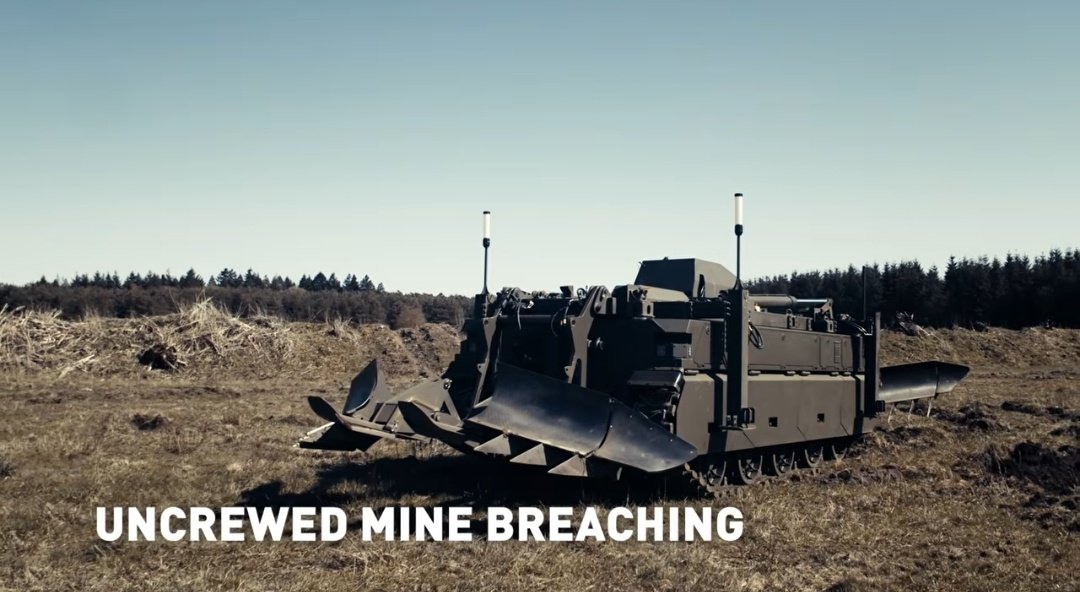 legio2024's tweet photo. Višenamjensko robotsko vozilo KOMODO MV-8, proizvod hrvatske tvrtke DOK-ING pod grupacijom Rheinmetall.
U ovom slučaju sa stanicom za probijanje (razminiranje) terena. https://t.co/3GANgLEy36