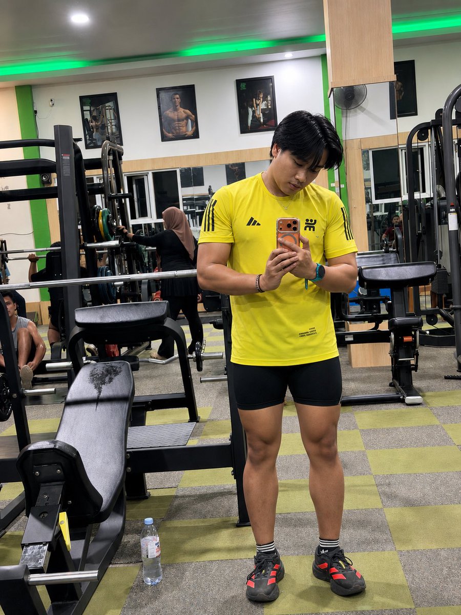 AbnerExcellent's tweet photo. Yellow #yellow https://t.co/F4RNrC8UMW