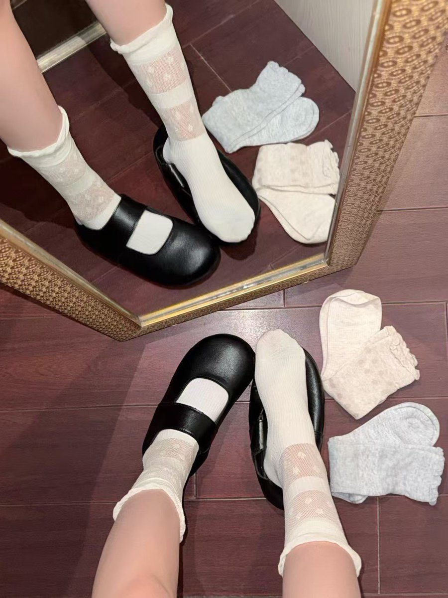 CC20050310's tweet photo. 有喜欢臭臭脚丫子的没有呢 https://t.co/9bf82YmWH8