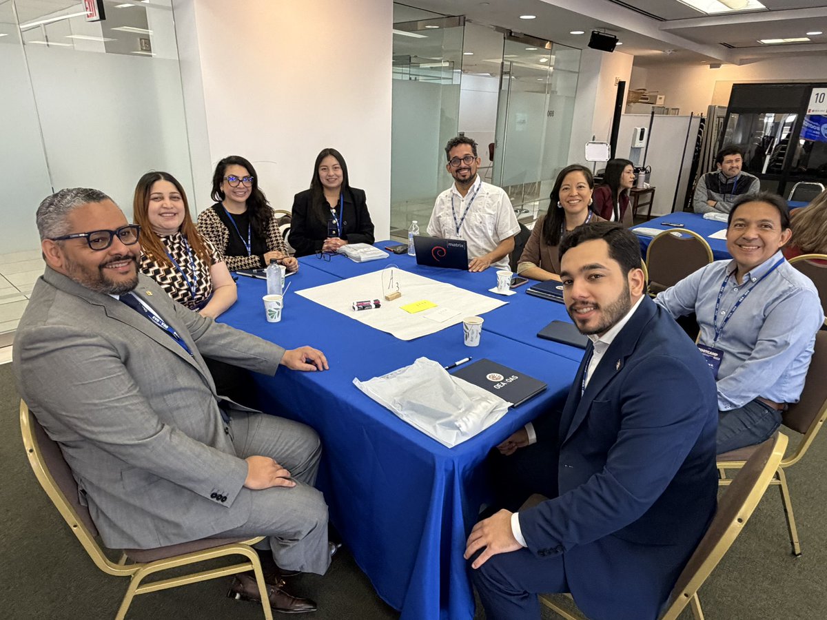 EscuelaOEA's tweet photo. 🎉 ¡Llegó el día! 
Hoy arranca el #BootcampOEA, un espacio intensivo de aprendizaje para fortalecer capacidades en gestión pública y gobierno. Nos emociona recibir a participantes de 17 países de la región. 🌎 
 ¡Bienvenidos!! @OEA_oficial @OEA_Democracia

#EscuelaOEA https://t.co/m0Sp31ErlJ