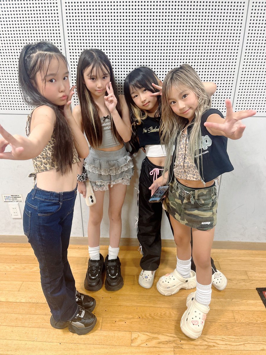 akar_imodel_mmr's tweet photo. 学校終わってすぐAliceの合同練習へ☺️✨
いっぱい練習したよ〜🩵✨

今日も1日お疲れさまでした😆💓 https://t.co/PIqA0VL7qs