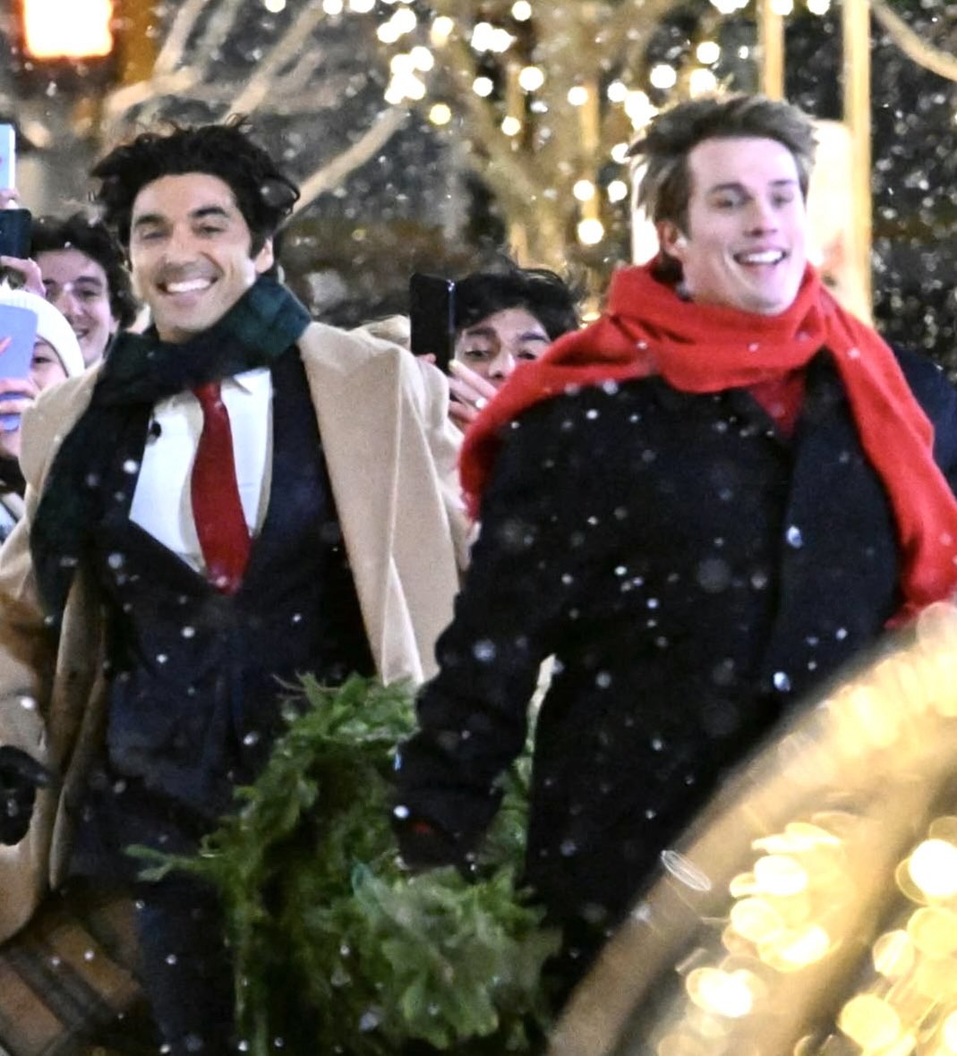 starfoxgrly's tweet photo. this scene alone is going to make romcom and christmas movie history https://t.co/Kl1X1KV578
