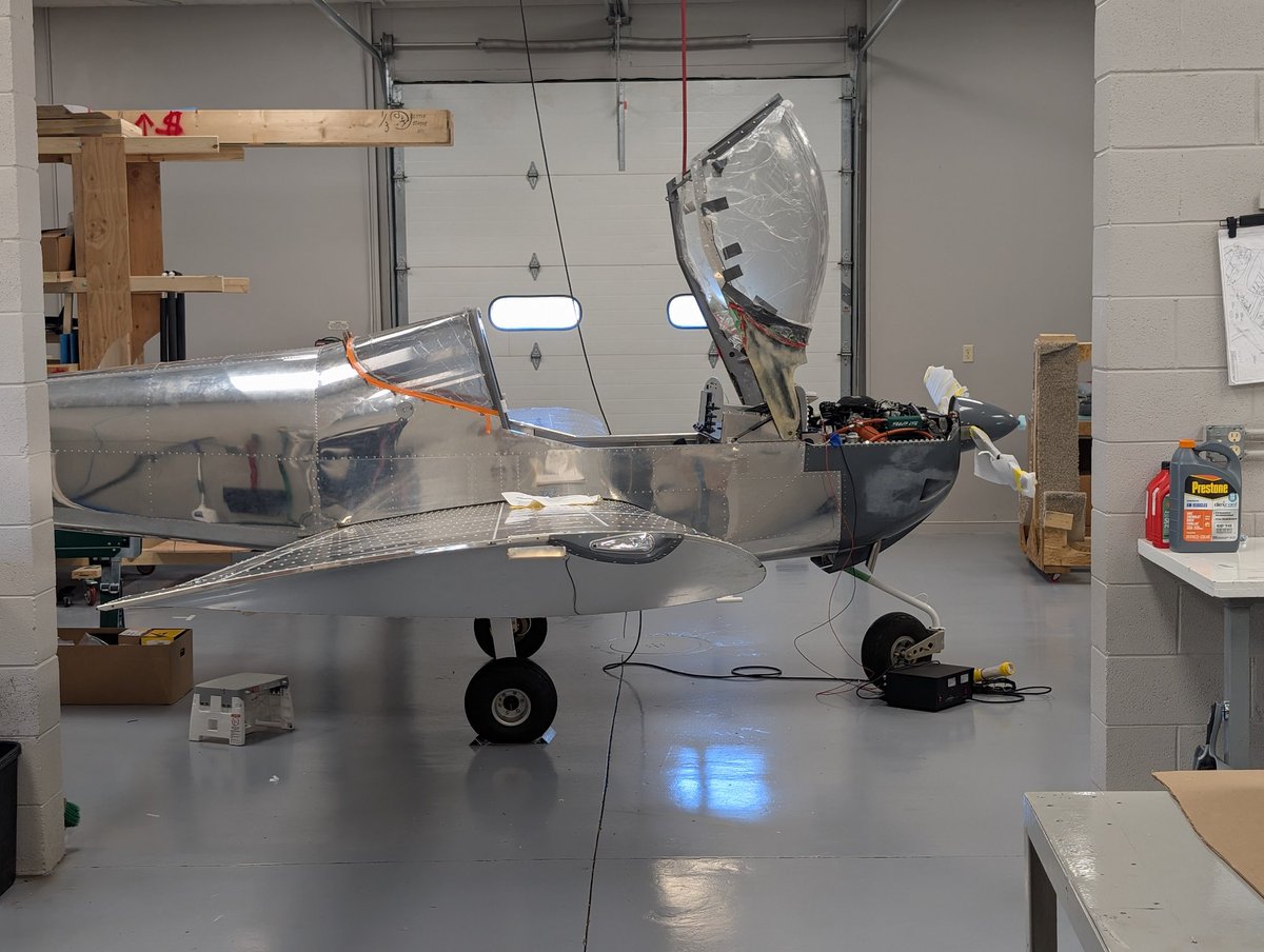 carnivoremouse's tweet photo. @BuzzPatterson Making progress.
EAA's RV12 build. https://t.co/ExZHnRkgt2