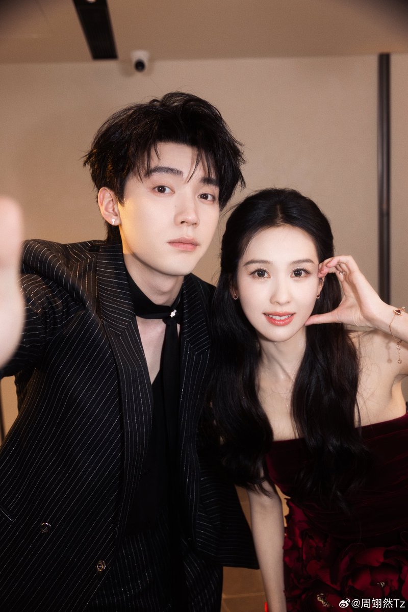 zhouyiran_thai's tweet photo. [📸] 260609 | ZhouYiran Weibo Update 

เวอร์ชันยุคปัจจุบัน 📷

🔗 https://t.co/x49KaM12VF

 #Zhouyiran #โจวอี้หราน #周翊然 https://t.co/H8TozfL3Rj