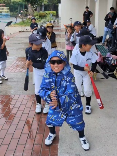 namikimets's tweet photo. 【6/7 活動報告⚾️】 低学年に1年生が正式入部！🎉お天気のいたずらで練習は早期撤収となりましたが、新しい仲間の加入に大喜びです✨ 高学年は金沢区大会。常勝チーム相手に悔しい敗戦でしたが、成長も確かに感じられた一戦でした。この経験を糧に秋のリベンジへ燃えています🔥 #並木メッツ https://t.co/ABAsU8UbFl