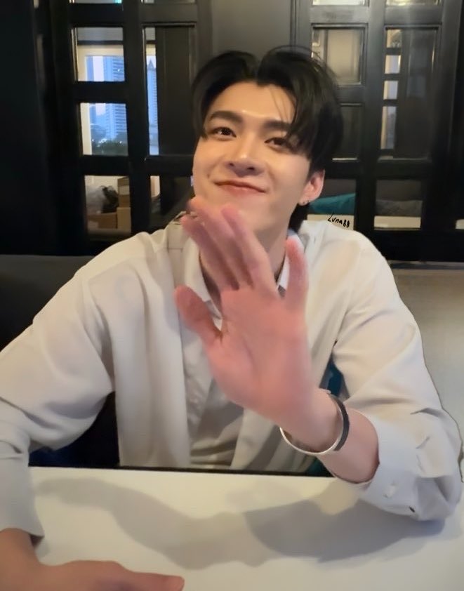 Luna88_MN's tweet photo. Each time you smile,
I fall in love anew.

#Meennicha8 https://t.co/p7xrw9u7pX