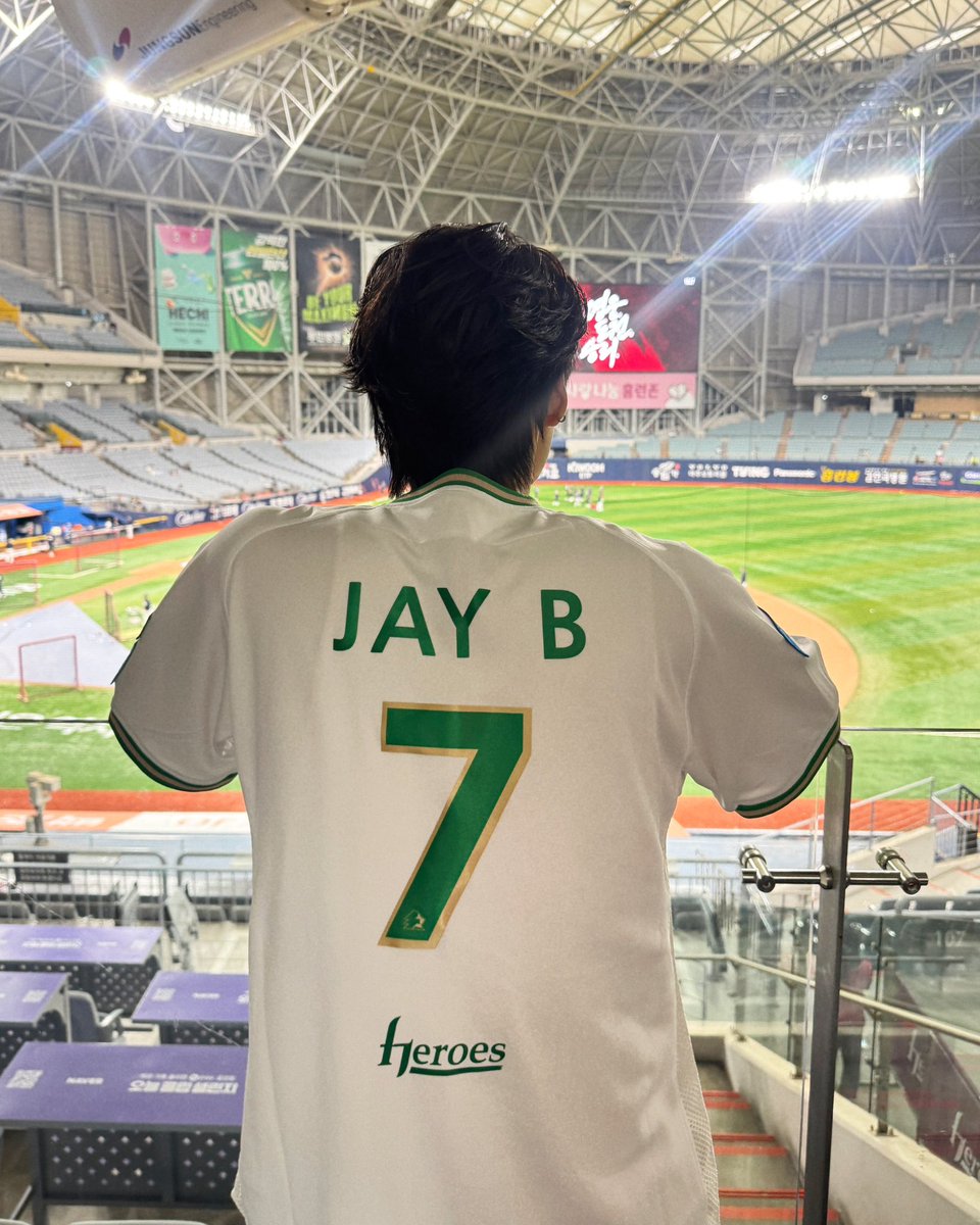 OnRedDevil1's tweet photo. ชอบจัง B_ONAIR แวะมาออนบ่อยๆนะคะ
ชอบๆ 🤗🤗🤗🥰😍😘

#B_ONAIR
#JAYBThrowsTheFirstPitch
#JAYB #제이비 #528Hzkr https://t.co/5scBv1u5YZ