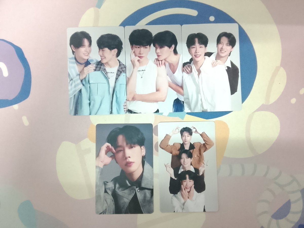FRIED_PORK__'s tweet photo. 🥺 ปล่อยการ์ด หยิ่นวอร์ ค้าบบ

✨ All 150  บ. 
✨ แยกใบละ 40 บ. ค้าบบ

🚛 ค่าส่ง 35

สนใจทัก DM มาได้เลยนะค้าบบ

#ตลาดนัดหมูยอ #ตลาดนัดหยิ่นวอร์ https://t.co/4ENqWi3jFI