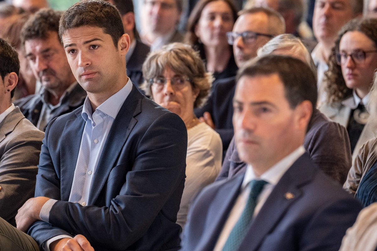 eajpnv's tweet photo. 9️⃣0️⃣ Agirre Lehendakariaren lehenengo Eusko Jaurlaritzaren 90. urteurrena ospatu dugu; garai zailenetan demokraziaren, askatasunaren eta gizarte-justiziaren alde erakutsitako balioak aldarrikatuz.

El 7 de octubre será festivo para conmemorar la formación del primer Gobierno Vasco presidido por Lehendakari Agirre el 7 de octubre de 1936, primer sujeto institucional y político común del Pueblo Vasco.