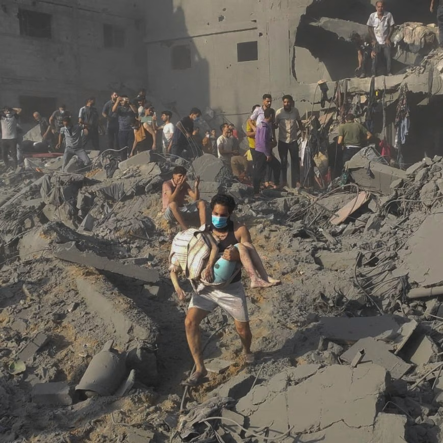 EddyJokovich's tweet photo. How much Israel loves to kill neighbours. IDF has killed 3866 civilians in southern Lebanon. How many Israeli civilians killed by Lebanon?
Glad you asked. The number is 4, a ratio of 1000:1. Time to lodge another case with the International Criminal Court, these are war crimes. https://t.co/e6RiK4wuye