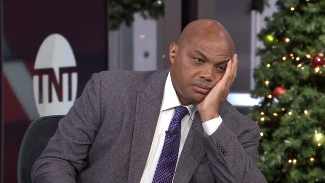 LASIKdotcom's tweet photo. Barkley realizing hes going back to San Antonio https://t.co/ClfVOyOr9R