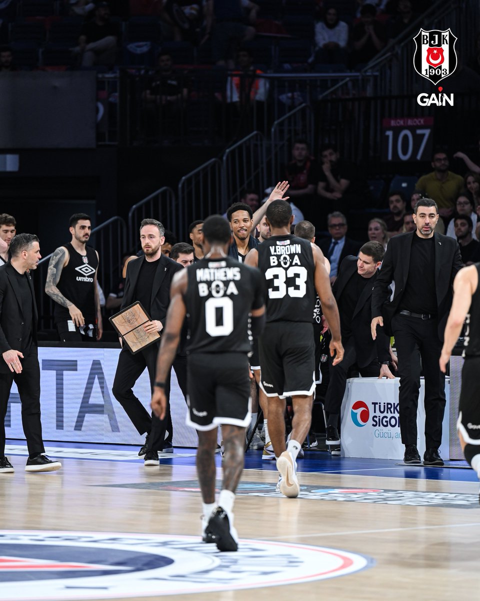 BJK_Basketbol's tweet photo. 𝐁𝐔 𝐓𝐀𝐊𝐈𝐌 🖤🤍 https://t.co/GnhhBkPZCN