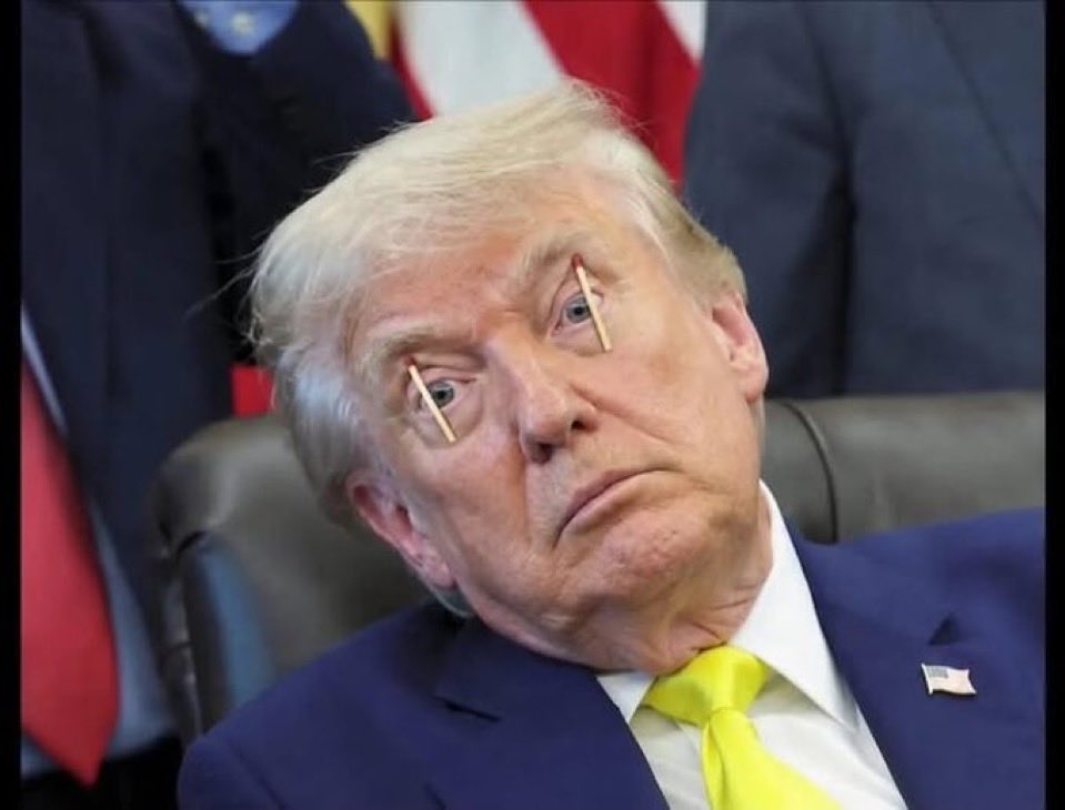 JoeyKwonz's tweet photo. @KobeissiLetter He’s got his gay Israeli eyes wide open @POTUS https://t.co/eiItNJCnv8