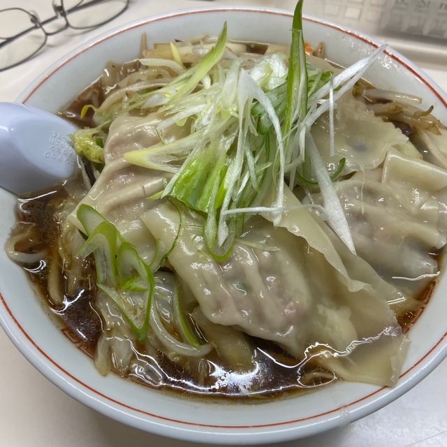 gegechi's tweet photo. 醤油ワンタン野菜ラーメン at 龍宝 https://t.co/nVTtIkEwtJ