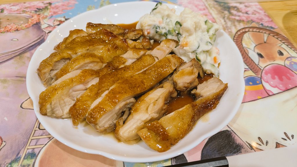 VtuberRaiden's tweet photo. シーシャとダーツと料理
ここ普通の戸建なんです信じて下さい https://t.co/Km5a7cIyer