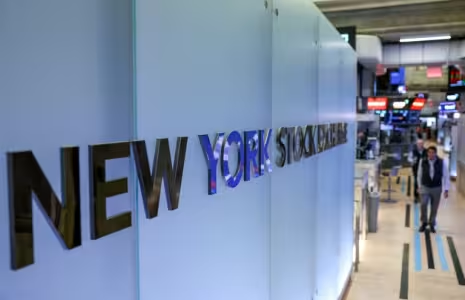 Boursorama's tweet photo. Wall Street ouvre en hausse, la tech poursuit son rebond https://t.co/rLg9rcxorb https://t.co/4MhTIrZII8