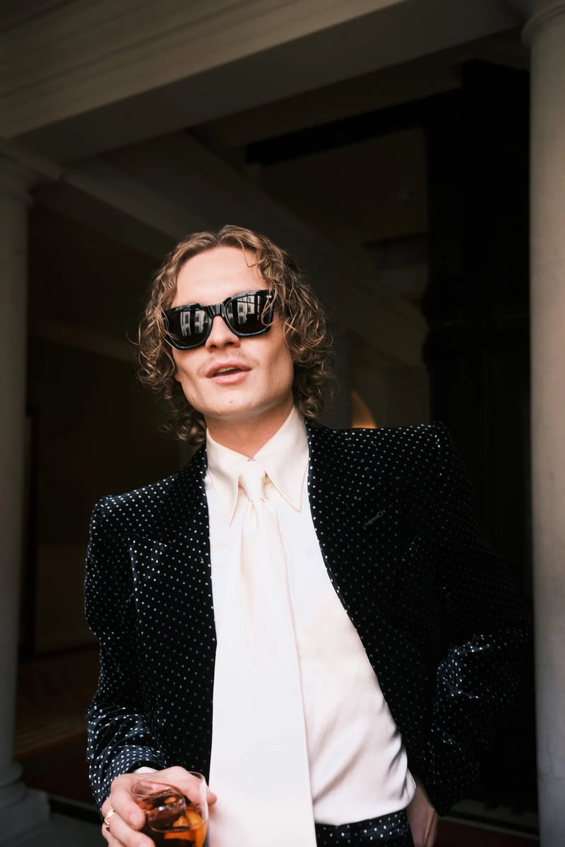 tomgcthinker's tweet photo. tom for british gq🖤 https://t.co/g22pAN2qG9