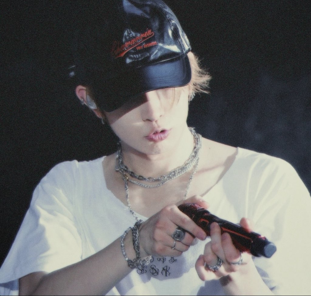 evanmix's tweet photo. pouthee https://t.co/pmsG3ORful