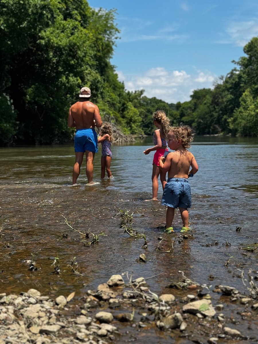 Clay_Shoe's tweet photo. River rats https://t.co/lNtgOGnUvq