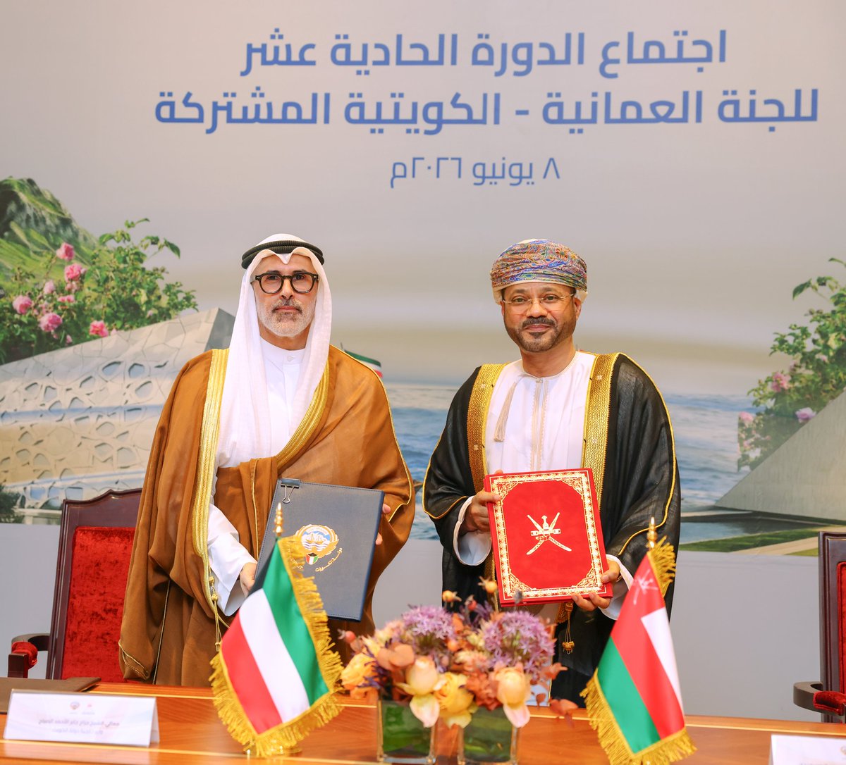 SalehAlkharusi_'s tweet photo. سررت بمخرجات اجتماع اللجنة العمانية الكويتية المشتركة في الدورة الحادية عشرة ولقاء معالي وزيري الخارجية، و البرنامج المصاحب الذي شمل زيارة مواقع سياحية و تراثية رائعة في الجبل الأخضر مثل قرية السوجرة وبيت الرديدة في بركة الموز. 
@FMofOman 
@MOFAKuwait https://t.co/iQskj56taF