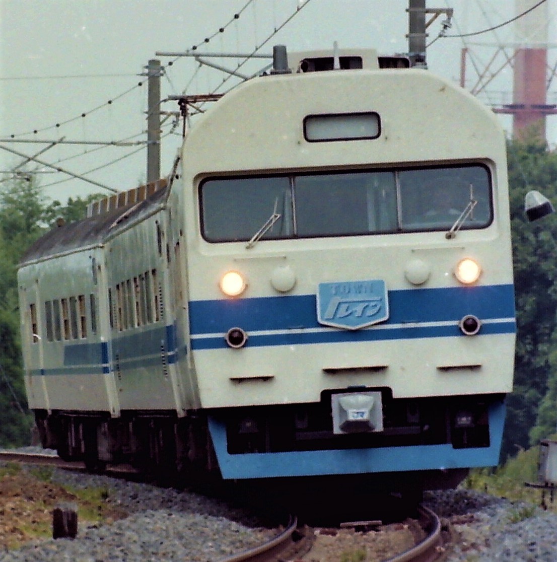 jrtfck52's tweet photo. #もう一度撮れと言われても撮れない写真
食パン電車。🍞🍞 https://t.co/4x8E2zhQwF