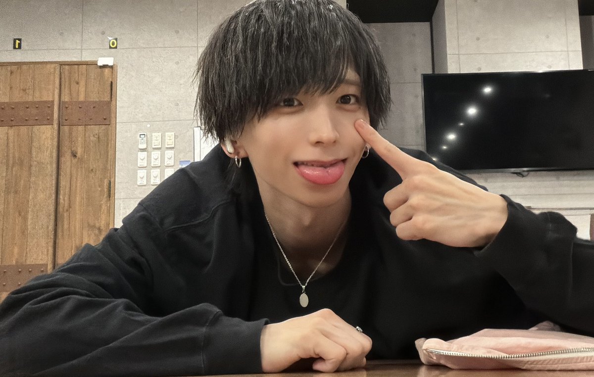 04__ruki's tweet photo. べーーっ(*｀👅´*)

ALTᝰ✍🏼

#わんすと #るきっ https://t.co/W36aUCnd8N