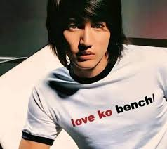 loomien8's tweet photo. In honor of F Forever concert, its loss opportunity that Bench will not re-release these shirts that Jerry Yan wore. I mean, these were iconic.
Just saying... https://t.co/TAXZY2d9fI