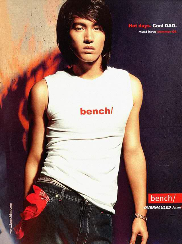 loomien8's tweet photo. In honor of F Forever concert, its loss opportunity that Bench will not re-release these shirts that Jerry Yan wore. I mean, these were iconic.
Just saying... https://t.co/TAXZY2d9fI