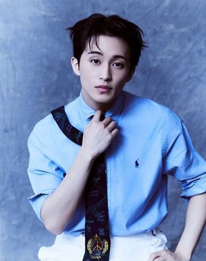 onyourelle's tweet photo. ชอบสีฟ้าไม่พอ ยังเหมาะกับสีฟ้ามาก ๆ อีก ㅠ_ㅠ 💙🩵 https://t.co/0fm8ochYzS